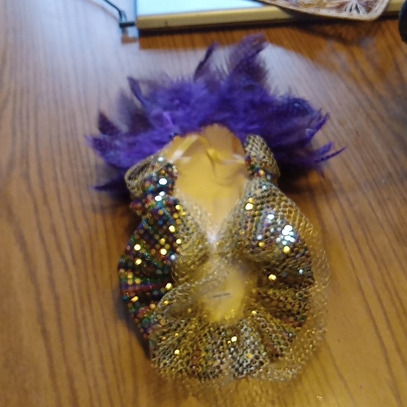 Mardi Gras Hanging Lady - Picture 4 of 4